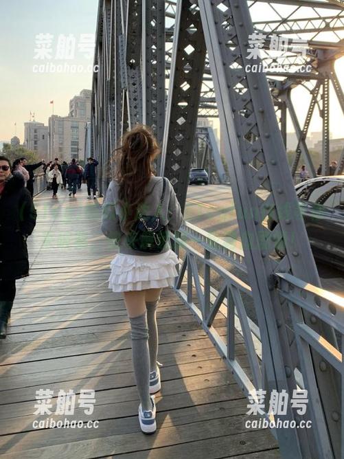 51cg 吃瓜小达人:51cgfun在线等你来破案,快来解锁新一轮狗血剧情!