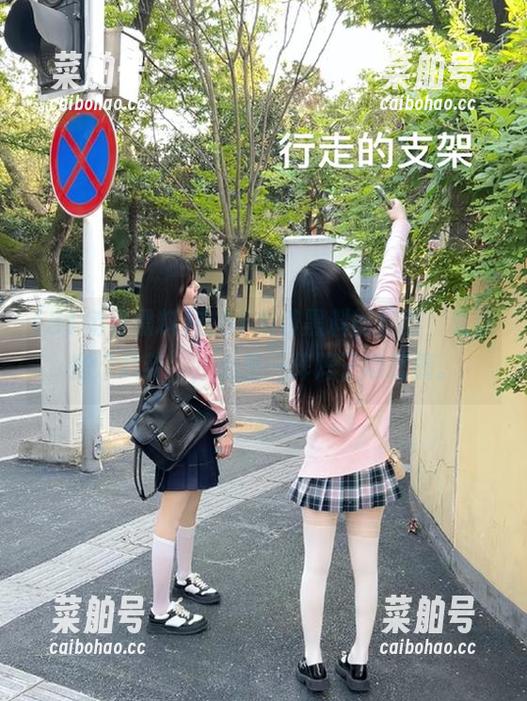 51免费黑料 在51免费黑料的首页,看这些“八卦”,心里一阵阵子地恶搞。