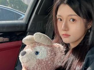 “51吃瓜ccgg”官网的入口真让人想多逛一会儿，不能自已呢。