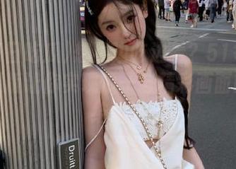 想要边吃边看？51每日吃瓜苹果版让你实现瓜子与精彩画面的完美结合！