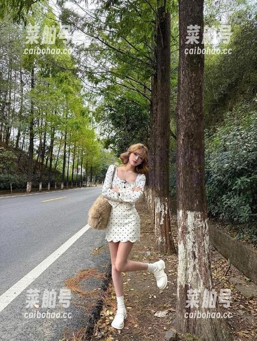 52吃瓜网 安卓手机把瓜往我这边一推,52吃瓜网的内容越看越过瘾,哎呀。