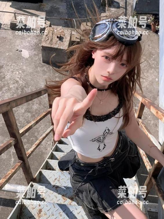91中心 官网炸了!今日吃瓜91中心新鲜瓜肆意飘香,真想一口闷!
