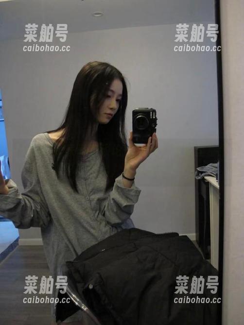 大家都在谈论“hlw”视频里那个神秘的手势，真让我好奇！