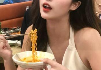 看tttzzz.su发布后，我对这些黑料的期待又多了一丝不安…