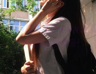 轻松点击www.吃瓜网页，八卦如流水般涌来！