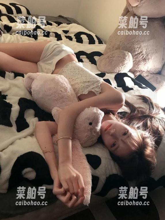 zztt 有些人在zztt38.ccm“分享”的荒唐事儿,让我想起了我那两只光想吃饭的鹦鹉,真是神奇的关联!