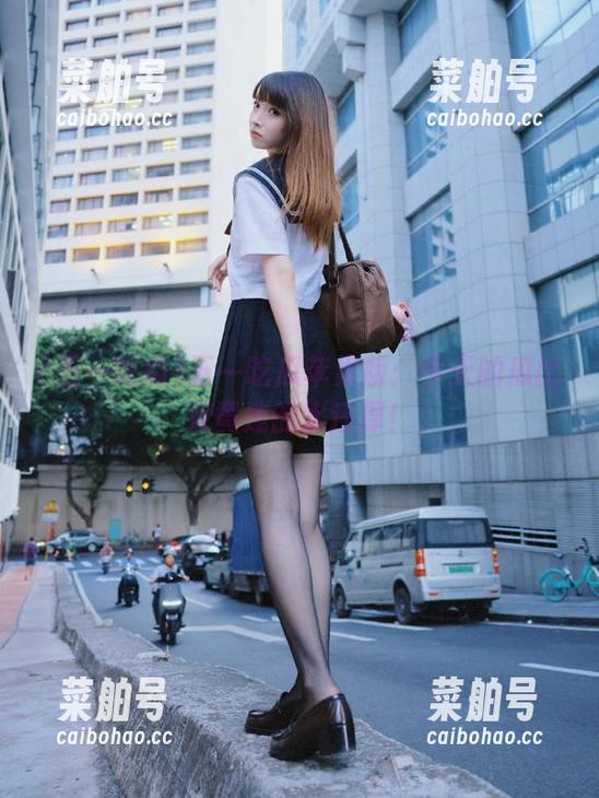 五一吃瓜苹果版：今天的瓜比双黄连的水还厚！
