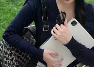 人人吃瓜网app，你以为你在吃瓜，其实人在上头！
