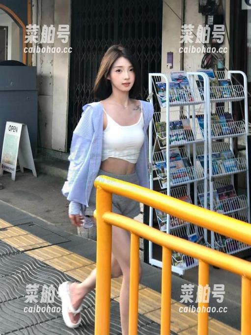 今日吃瓜网 一键ios吃瓜,今日吃瓜网92教你怎样优雅地“噗”掉瓜汁。