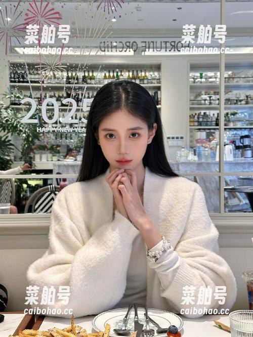 吃瓜大本营 吃瓜大本营:新晋八卦线路,快来走一遭,看这狗血剧情!