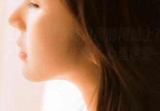 有时候在吃瓜网的网站上在线观看，不仅是眼睛在享受，心里也是一场小小的波动。