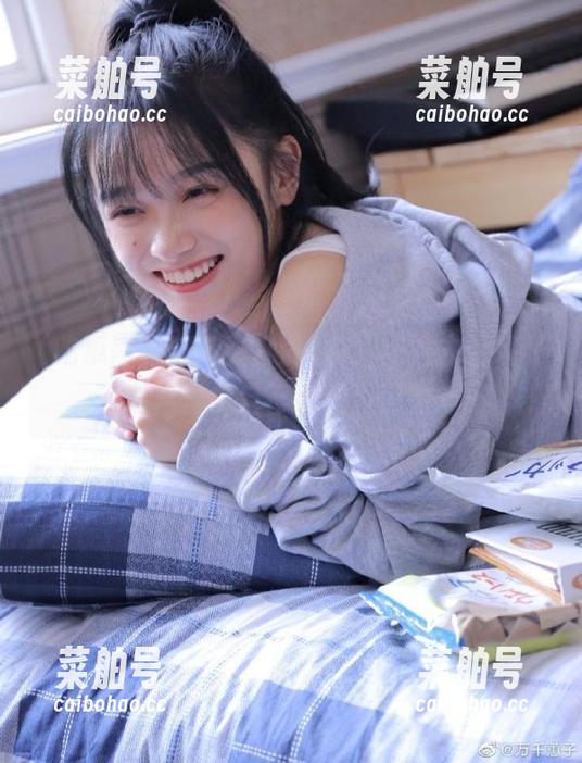 吃瓜网在线入口，点进去的瞬间，隐隐觉得自己也成为了主角…