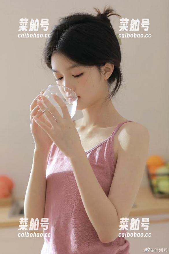 更新频繁的“吃瓜黑料”网址，真是让人无法抗拒的网络快感！