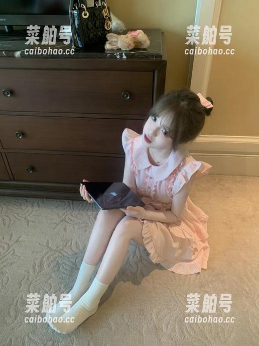 网红黑料 观看网红黑料,有时忍不住想:这是在传说中的现实吗?