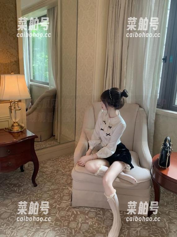 黑料吃瓜网 黑料吃瓜网发布了新鲜出炉的在线观看,我只想说这日常真是太绝了!