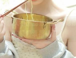 永久不离的黑料网，吃瓜时光像是在慢慢幸福地流淌。
