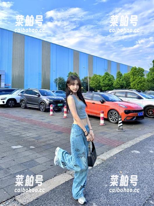 黑料老司机 黑料老司机这条路,永不迷路但我似乎遇到了岔路口…头疼...